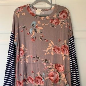 Floral top women's size‎ large